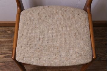 ヴィンテージ家具　デンマーク　チーク材　スタイリッシュなデザインが素敵なビンテージチェア(椅子)(1)