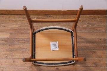 ヴィンテージ家具　デンマーク　チーク材　スタイリッシュなデザインが素敵なビンテージチェア(椅子)(1)