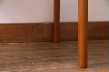 ヴィンテージ家具　デンマーク　北欧　チーク材　スタイリッシュなデザインが素敵なビンテージチェア(椅子)