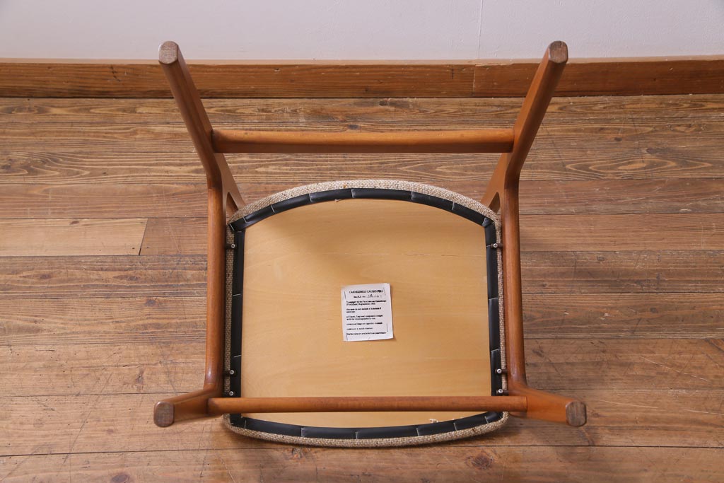 ヴィンテージ家具　デンマーク　北欧　チーク材　スタイリッシュなデザインが素敵なビンテージチェア(椅子)