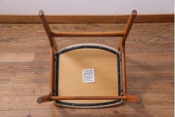 ヴィンテージ家具　デンマーク　北欧　チーク材　スタイリッシュなデザインが素敵なビンテージチェア(椅子)