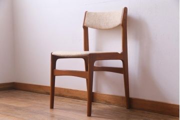 ヴィンテージ家具　デンマーク　北欧　チーク材　スタイリッシュなデザインが素敵なビンテージチェア(椅子)