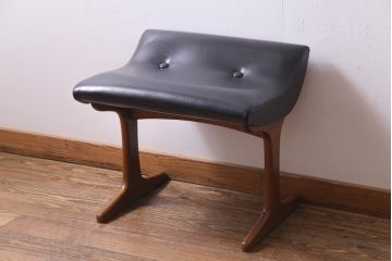ヴィンテージ家具　イギリスビンテージ　AUSTINSUITE　激レア!　チーク材　スタイリッシュなオットマン(スツール)