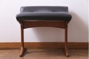 ヴィンテージ家具　イギリスビンテージ　AUSTINSUITE　激レア!　チーク材　スタイリッシュなオットマン(スツール)