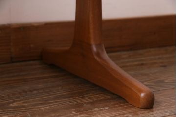 ヴィンテージ家具　イギリスビンテージ　AUSTINSUITE　激レア!　チーク材　スタイリッシュなオットマン(スツール)