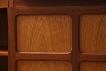 ヴィンテージ家具　イギリスビンテージ　nathan社(ネイサン)　チーク材　取り入れるだけでおしゃれなテレフォンチェア(テレフォンベンチ)