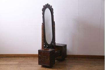 中古美品　伝統工芸軽井沢彫り　重厚感漂うドレッサー(化粧台、鏡台)