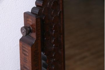 中古美品　伝統工芸軽井沢彫り　重厚感漂うドレッサー(化粧台、鏡台)
