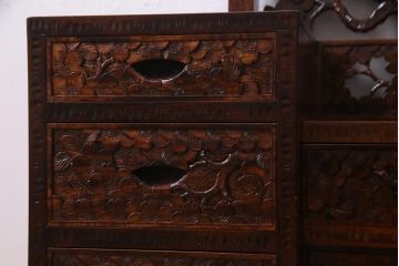 中古美品　伝統工芸軽井沢彫り　重厚感漂うドレッサー(化粧台、鏡台)