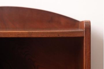 アンティーク家具　和製アンティーク　三方ケヤキ材　引き出し付き　小振りな収納棚(ブックシェルフ、本棚)