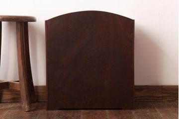 アンティーク家具　和製アンティーク　三方ケヤキ材　引き出し付き　小振りな収納棚(ブックシェルフ、本棚)