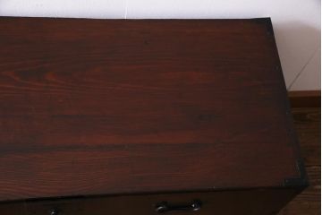 アンティーク家具　古民具　観音開き扉　三方ケヤキ材　漆塗り　渋さの中に気品漂う重ね箪笥(時代箪笥、和タンス)