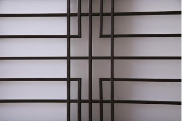 昭和初期　幾何学模様の組子が大正ロマンな雰囲気漂うガラス戸4枚セット(引き戸、建具)