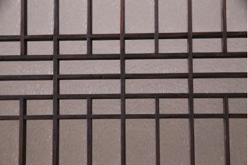 和製アンティーク　大正期　レトロモダンな組子入り板戸(引き戸、建具)2枚セット
