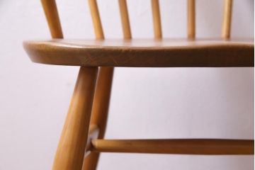 ヴィンテージ家具　イギリスビンテージ　ERCOL(アーコール)　座り心地のよいスタイリッシュなスモーカーズチェア(ダイニングチェア、アームチェア)