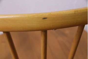 ヴィンテージ家具　イギリスビンテージ　ERCOL(アーコール)　座り心地のよいスタイリッシュなスモーカーズチェア(ダイニングチェア、アームチェア)
