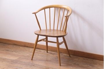 ヴィンテージ家具　イギリスビンテージ　ERCOL(アーコール)　座り心地のよいスタイリッシュなスモーカーズチェア(ダイニングチェア、アームチェア)(1)