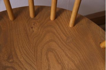 ヴィンテージ家具　イギリスビンテージ　ERCOL(アーコール)　座り心地のよいスタイリッシュなスモーカーズチェア(ダイニングチェア、アームチェア)(1)
