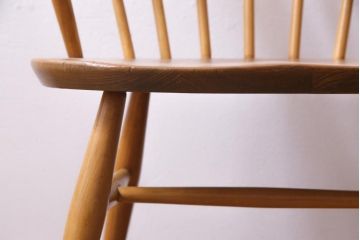 ヴィンテージ家具　イギリスビンテージ　ERCOL(アーコール)　座り心地のよいスタイリッシュなスモーカーズチェア(ダイニングチェア、アームチェア)(1)