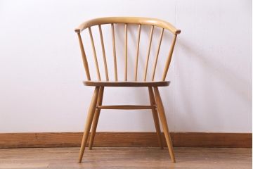 ヴィンテージ家具　イギリスビンテージ　ERCOL(アーコール)　洗練されたデザインが格好いいスモーカーズチェア(ダイニングチェア、アームチェア)