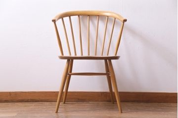 ヴィンテージ家具　イギリスビンテージ　ERCOL(アーコール)　洗練されたデザインが格好いいスモーカーズチェア(ダイニングチェア、アームチェア)(1)