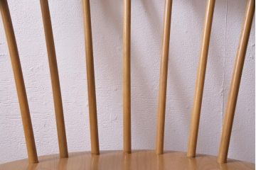 ヴィンテージ家具　イギリスビンテージ　ERCOL(アーコール)　洗練されたデザインが格好いいスモーカーズチェア(ダイニングチェア、アームチェア)(1)