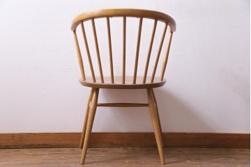 ヴィンテージ家具　イギリスビンテージ　ERCOL(アーコール)　洗練されたデザインが格好いいスモーカーズチェア(ダイニングチェア、アームチェア)(1)