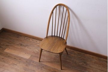 ヴィンテージ家具　イギリスビンテージ　ERCOL(アーコール)　美しく丈夫な作りが魅力的なクエーカーチェア(椅子)
