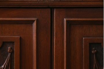 アンティーク家具　イギリスアンティーク　EDWARDS&SONS　マホガニー材　すっきりとした佇まいが上品なサイドキャビネット(収納棚)