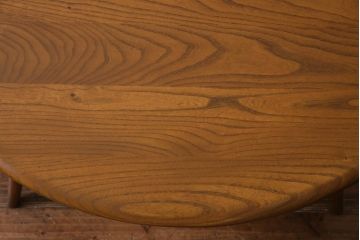 ヴィンテージ家具　イギリスビンテージ　ERCOL(アーコール)　明るい色味のコーヒーテーブル(ラウンドテーブル)
