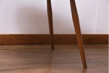 ヴィンテージ家具　イギリスビンテージ　ERCOL(アーコール)　明るい色味のコーヒーテーブル(ラウンドテーブル)