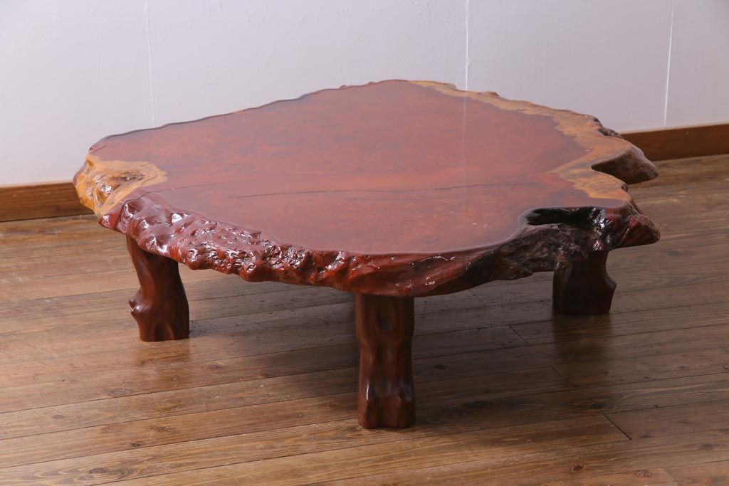 アンティーク家具　昭和中期　カリン材(花梨材)　鳥眼杢　縁の木肌が迫力を放つ座卓(ローテーブル)