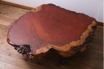 アンティーク家具　昭和中期　カリン材(花梨材)　鳥眼杢　縁の木肌が迫力を放つ座卓(ローテーブル)