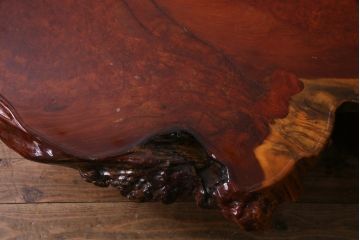 アンティーク家具　昭和中期　カリン材(花梨材)　鳥眼杢　縁の木肌が迫力を放つ座卓(ローテーブル)