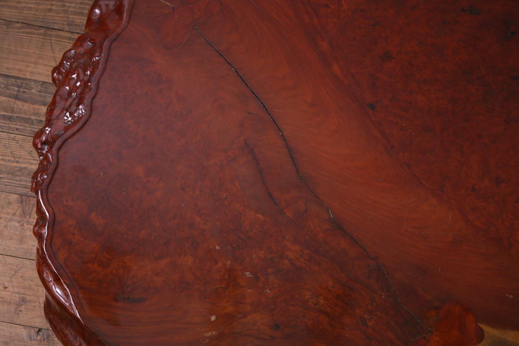 アンティーク家具　昭和中期　カリン材(花梨材)　鳥眼杢　縁の木肌が迫力を放つ座卓(ローテーブル)