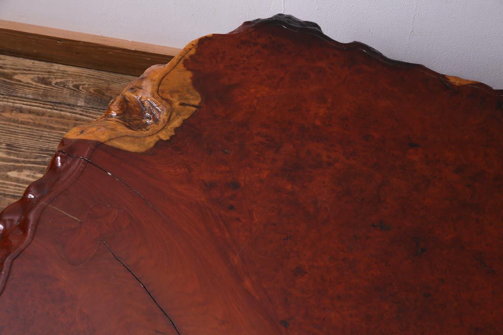 アンティーク家具　昭和中期　カリン材(花梨材)　鳥眼杢　縁の木肌が迫力を放つ座卓(ローテーブル)