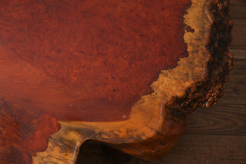 アンティーク家具　昭和中期　カリン材(花梨材)　鳥眼杢　縁の木肌が迫力を放つ座卓(ローテーブル)