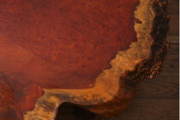 アンティーク家具　昭和中期　カリン材(花梨材)　鳥眼杢　縁の木肌が迫力を放つ座卓(ローテーブル)