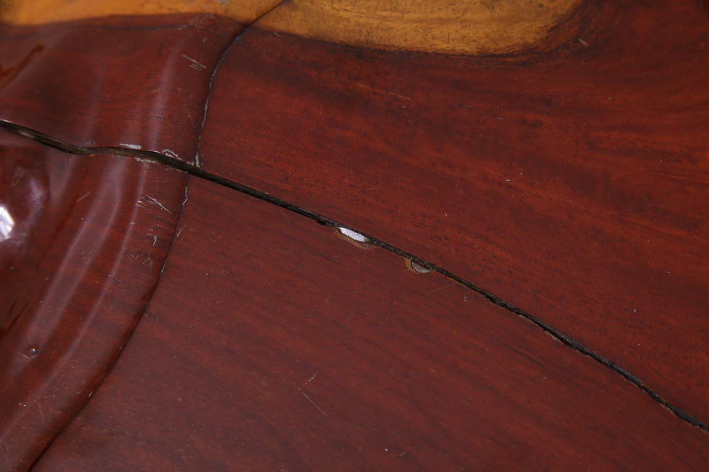 アンティーク家具　昭和中期　カリン材(花梨材)　鳥眼杢　縁の木肌が迫力を放つ座卓(ローテーブル)