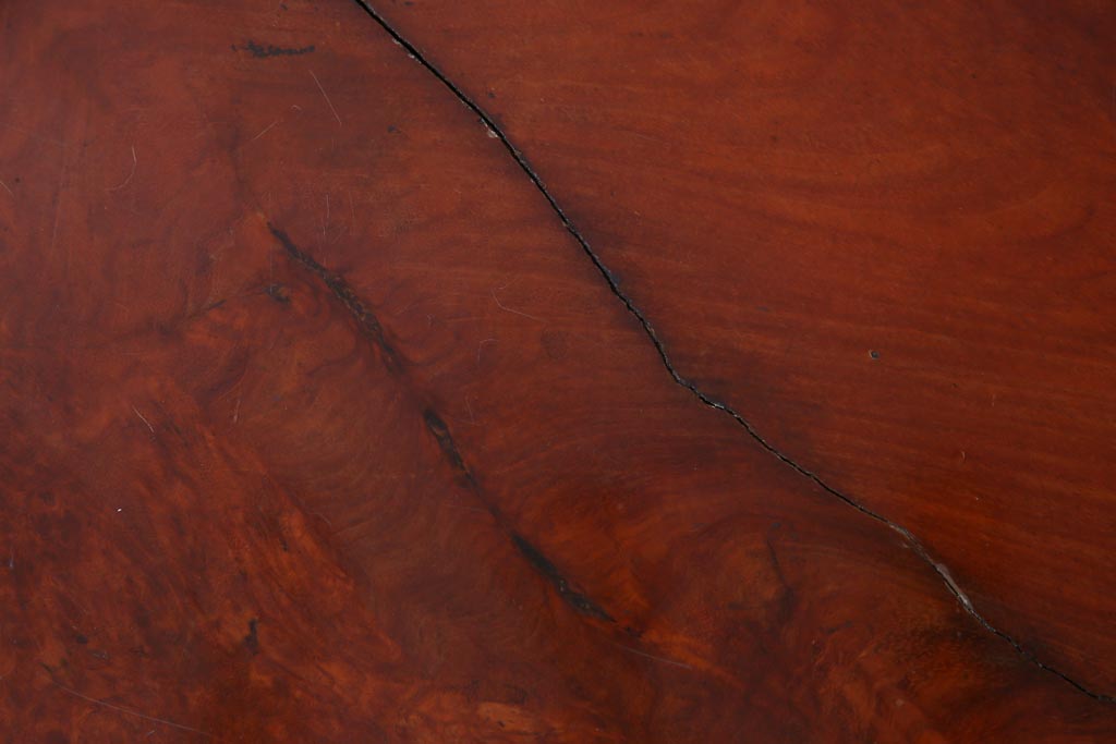 アンティーク家具　昭和中期　カリン材(花梨材)　鳥眼杢　縁の木肌が迫力を放つ座卓(ローテーブル)