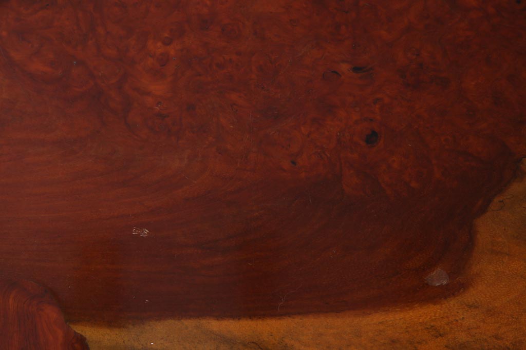 アンティーク家具　昭和中期　カリン材(花梨材)　鳥眼杢　縁の木肌が迫力を放つ座卓(ローテーブル)