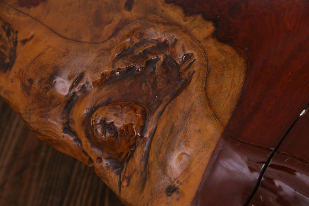 アンティーク家具　昭和中期　カリン材(花梨材)　鳥眼杢　縁の木肌が迫力を放つ座卓(ローテーブル)