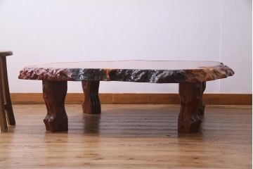 アンティーク家具　昭和中期　カリン材(花梨材)　鳥眼杢　縁の木肌が迫力を放つ座卓(ローテーブル)