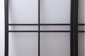 大正昭和初期　総栗材　格子柄のプラスガラスがレトロなガラス戸(引き戸、建具)2枚セット