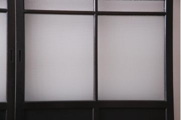 大正昭和初期　総栗材　格子柄のプラスガラスがレトロなガラス戸(引き戸、建具)2枚セット