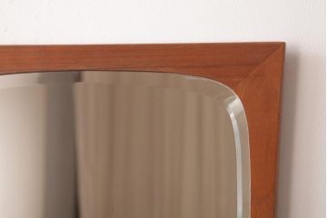 アンティーク雑貨　北欧ビンテージ　チーク材　温かな雰囲気の変形型ウォールミラー(壁掛け鏡)(1)