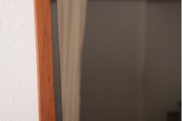 アンティーク雑貨　北欧ビンテージ　チーク材　温かな雰囲気の変形型ウォールミラー(壁掛け鏡)(1)