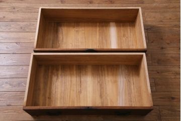 アンティーク家具　和製アンティーク　総桐材　鉄脚付リメイク　丸みのある取っ手が愛嬌漂わせる箪笥リビングボード(アンティークチェスト、ローボード、和タンス、桐箪笥、桐たんす)