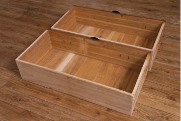 アンティーク家具　和製アンティーク　総桐材　鉄脚付リメイク　丸みのある取っ手が愛嬌漂わせる箪笥リビングボード(アンティークチェスト、ローボード、和タンス、桐箪笥、桐たんす)