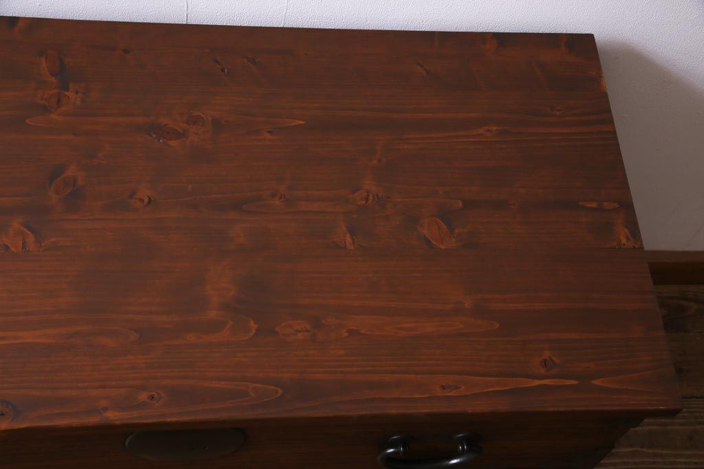 アンティーク家具　和製アンティーク　総桐材　脚付リメイク　シンプルな帯金具の箪笥リビングボード(アンティークチェスト、ローボード、和タンス、桐箪笥、桐たんす)